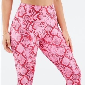 NWT Fabletics Highwaisted Powerhold Capri Leggings